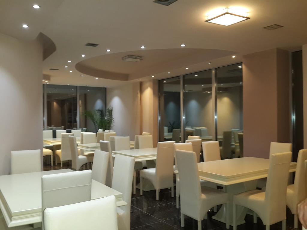 Hotel Konstantin Laplje Selo ภายนอก รูปภาพ