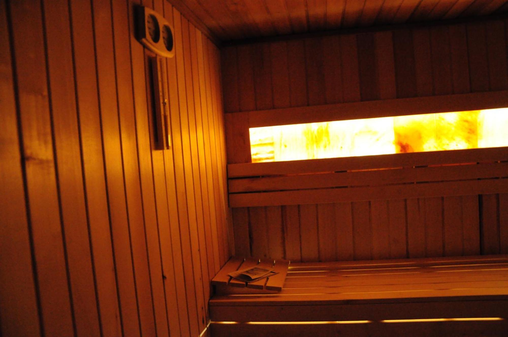 Hotel Konstantin Laplje Selo ภายนอก รูปภาพ