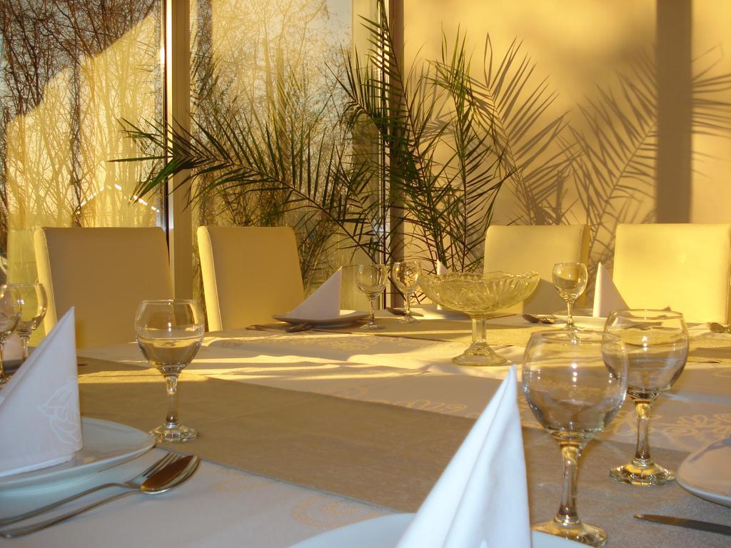 Hotel Konstantin Laplje Selo ภายนอก รูปภาพ