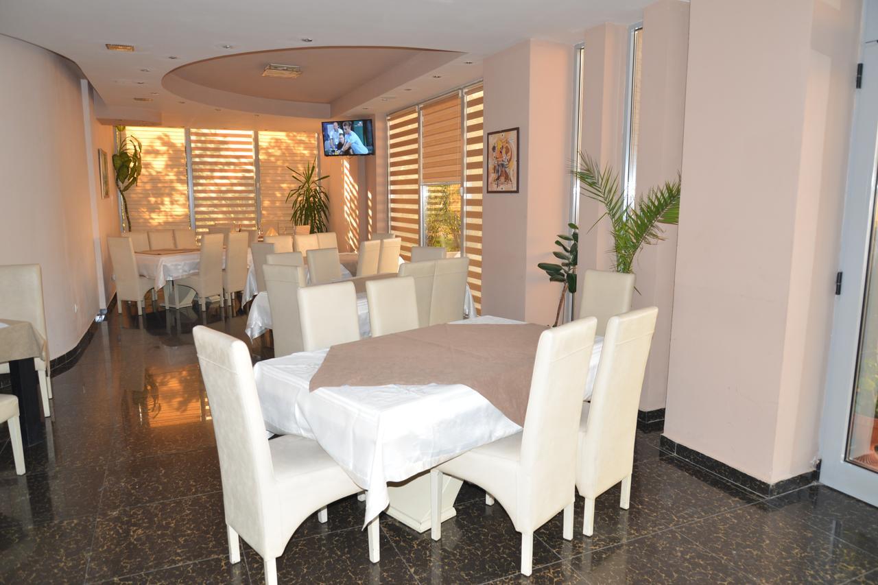 Hotel Konstantin Laplje Selo ภายนอก รูปภาพ