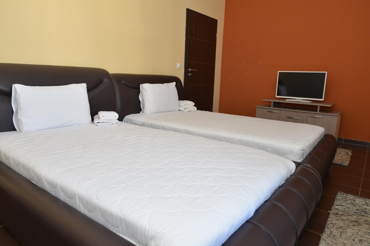 Hotel Konstantin Laplje Selo ภายนอก รูปภาพ