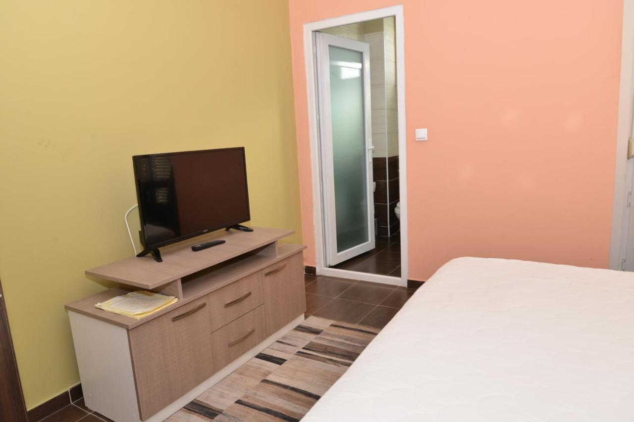 Hotel Konstantin Laplje Selo ภายนอก รูปภาพ