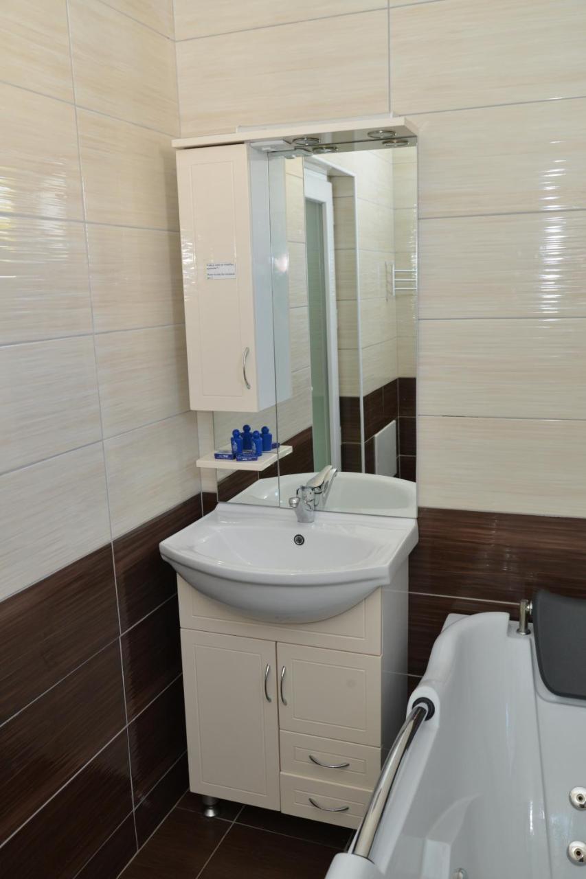 Hotel Konstantin Laplje Selo ภายนอก รูปภาพ